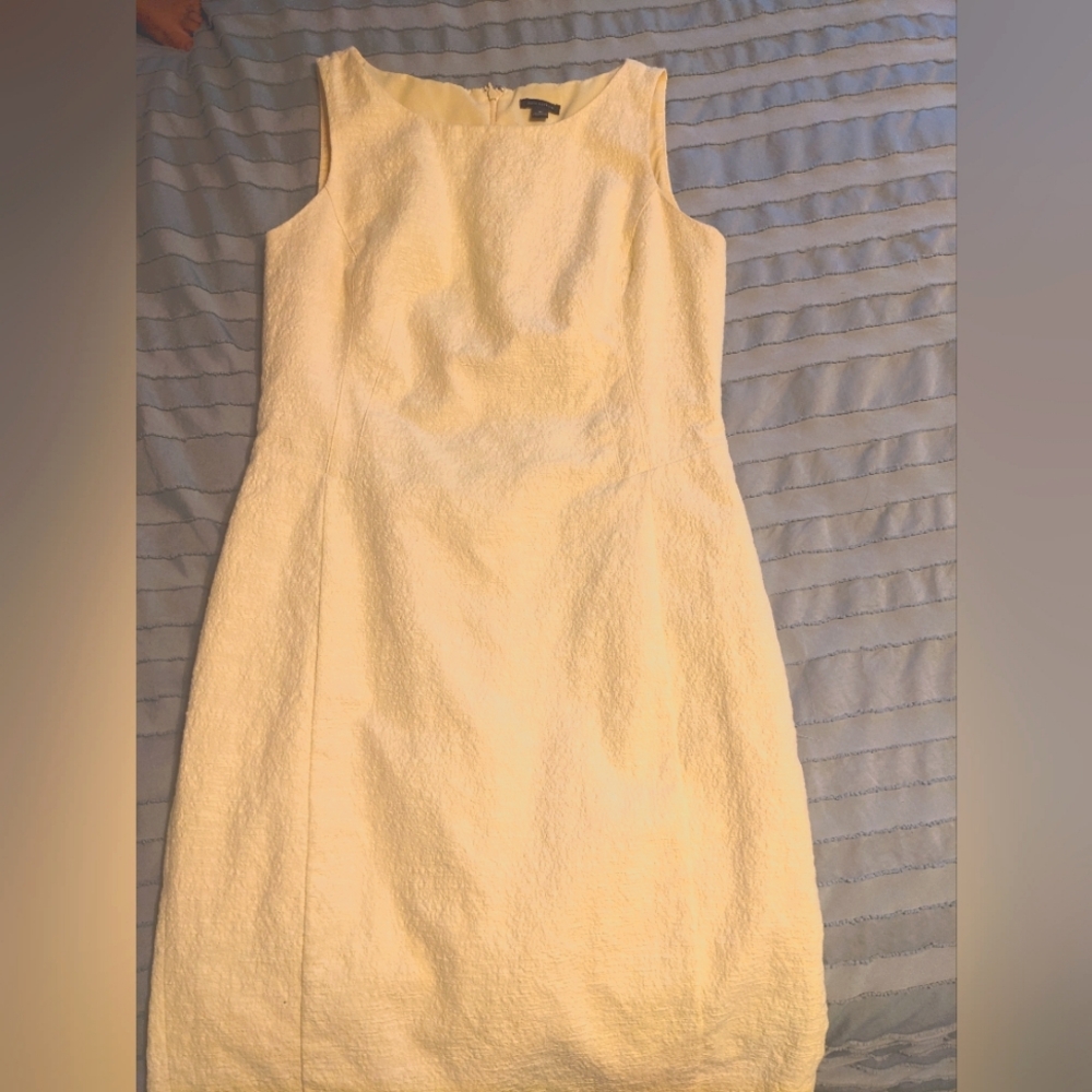 Classic Light Yellow Sleeveless Dress